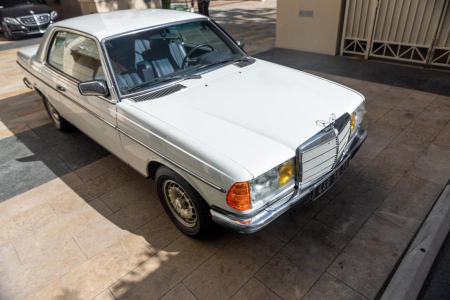  Mercedes-Benz 280 CE (C123) 1978 года  (EU) (фото 3 из 133)